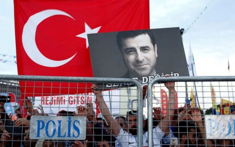 Τουρκία: Νέες εισαγγελικές διώξεις εναντίον του Ντεμιρτάς και 107 ατόμων