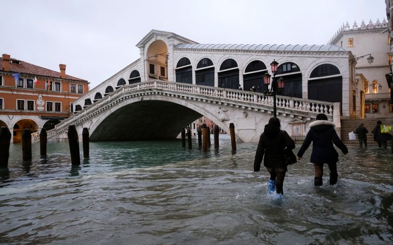 «Βενετία» έγινε η… Βενετία λόγω πλημμύρας (βίντεο)