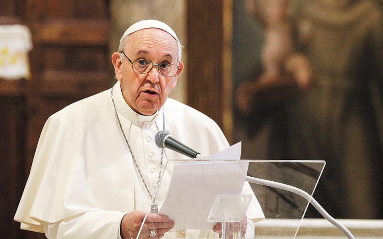 Πάπας Φραγκίσκος: Να σταλεί το εμβόλιο στους «φτωχούς και ευάλωτους» όλου του κόσμου