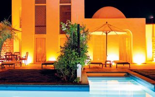 Η εταιρεία Ani Private Resorts προσφέρει μια υβριδική εκδοχή διακοπών για βαθύπλουτους ταξιδευτές. Διαθέτει «ιδιωτικά ξενοδοχεία» στη Δομινικανική Δημοκρατία, στη Σρι Λάνκα και στην Ταϊλάνδη, που συνδυάζουν τις ωραιότερες πλευρές μιας ιδιωτικής βίλας και ενός ξενοδοχείου.
