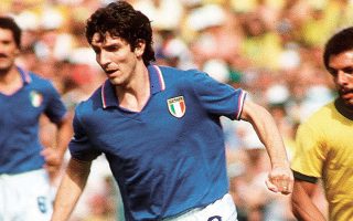 Πάολο Ρόσι: ο ήρωας του σπουδαίου Μουντιάλ του ’82, όπου με δικά του γκολ η Ιταλία άφησε εκτός τη Βραζιλία, την Πολωνία και πήρε το τρόπαιο από τη Γερμανία (φωτ. REUTERS).