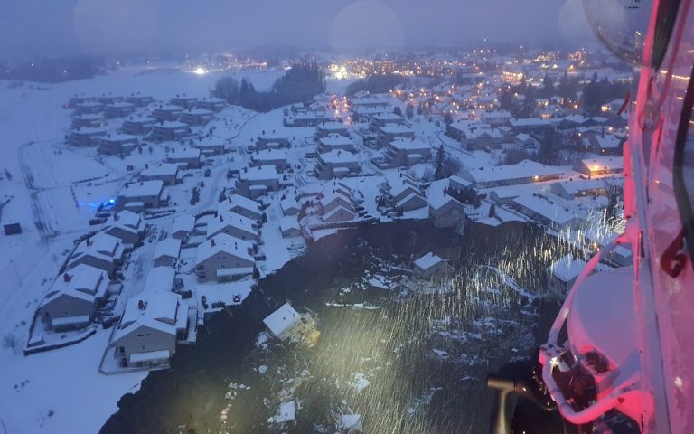 Χιονοστιβάδα τραυματίζει 10 άτομα στη Νορβηγία (εικόνες)