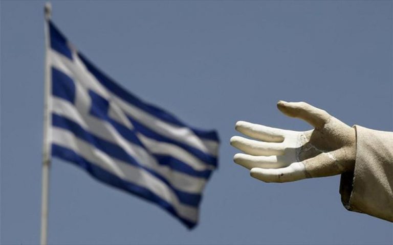 FAZ: «Το αντίο της Αθήνας στο μοντέλο Κέινς»