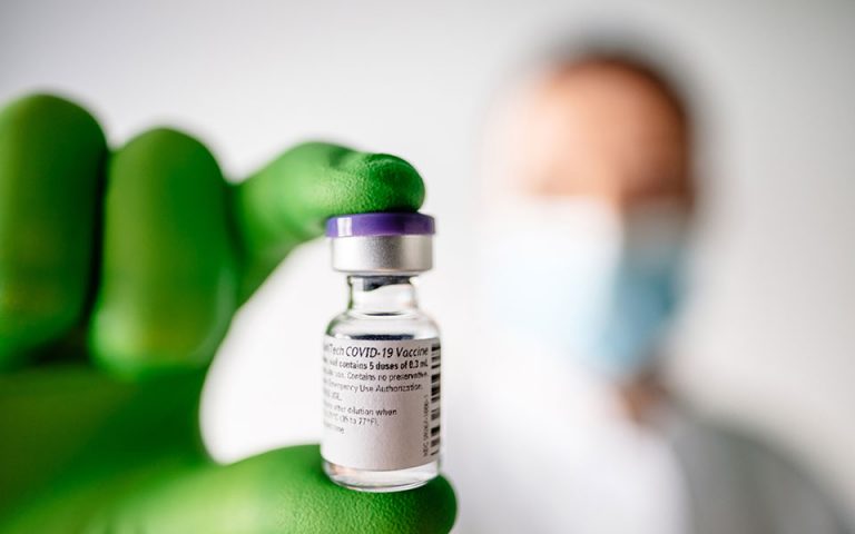 Γερμανία: Το 47% των ερωτηθέντων θα εμβολιαζόταν αμέσως