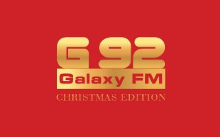 o-galaxy92-christmas-edition-einai-kai-pali-konta-mas0