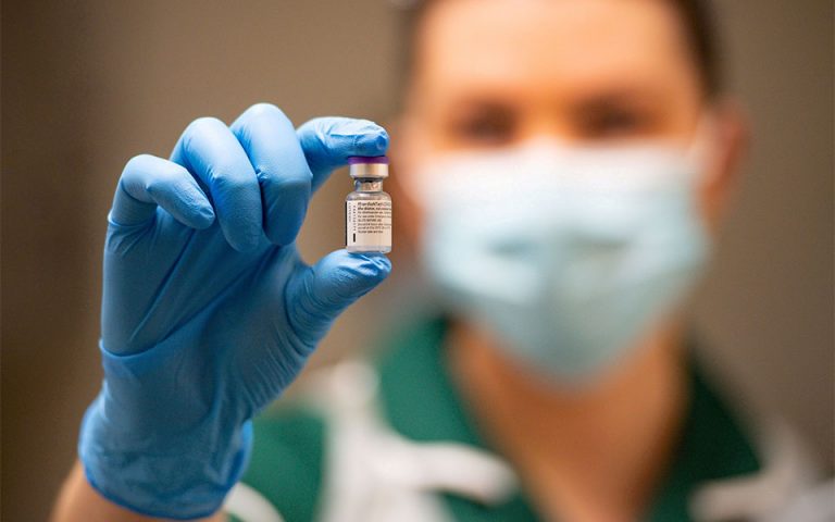 ΗΠΑ: Έγκριση του εμβολίου της Pfizer «τις επόμενες ημέρες»