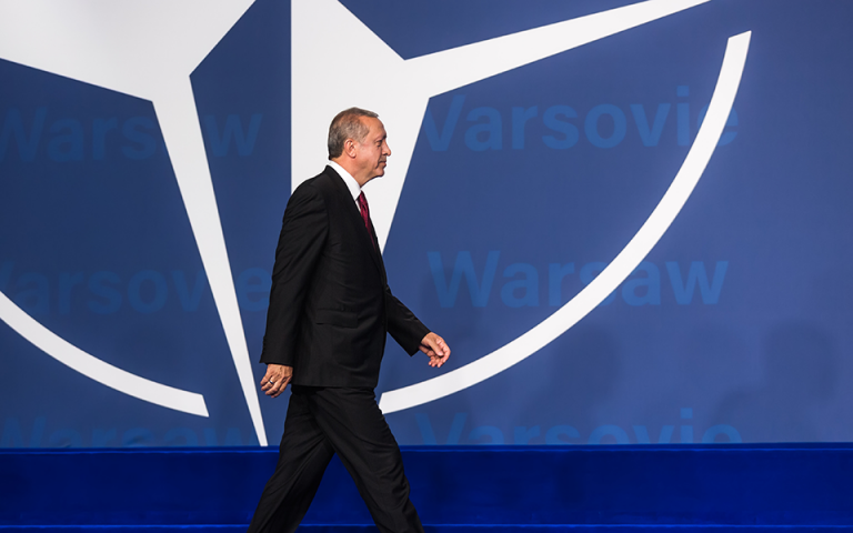 Handelsblatt: Η Τουρκία βασικό εμπόδιο στην επίτευξη των στόχων του ΝΑΤO