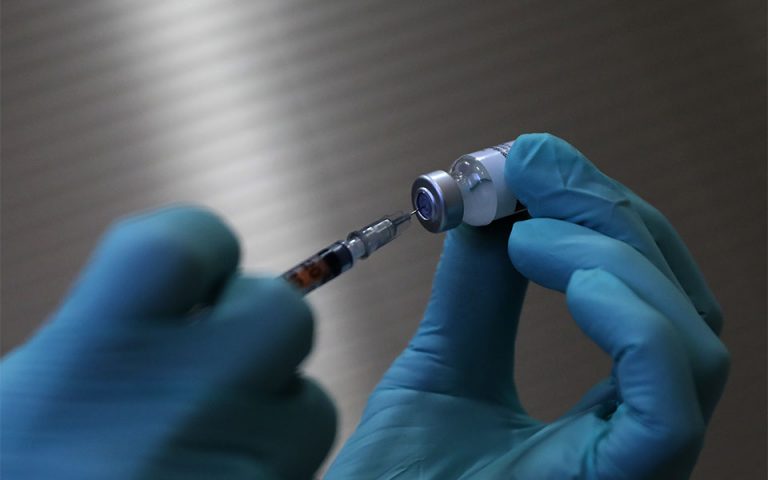 «Όλοι οι νοσηλευτές του “Σωτηρία” επιθυμούν να εμβολιαστούν»