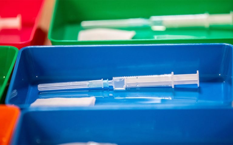 Γερμανία: «Αναμένεται μεγαλύτερη παραγωγή» του εμβολίου της Pfizer