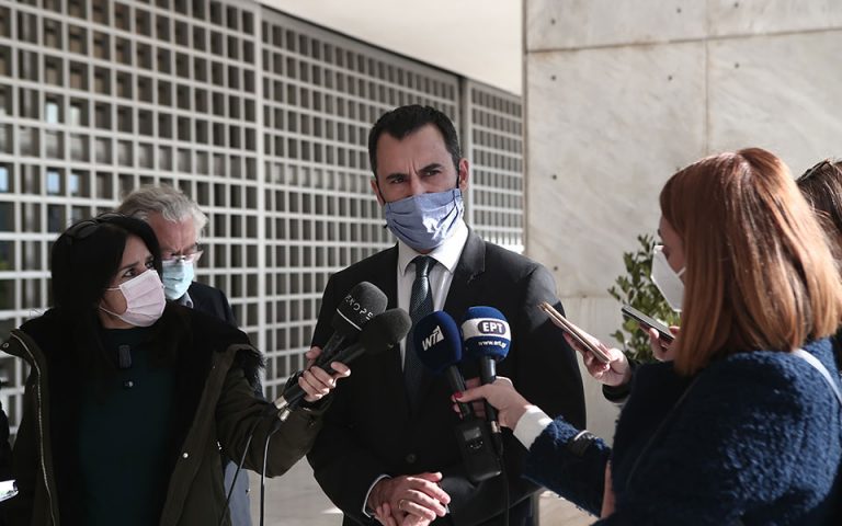 Μήνυση στελεχών του ΣΥΡΙΖΑ για τα e-mails της Folli Follie