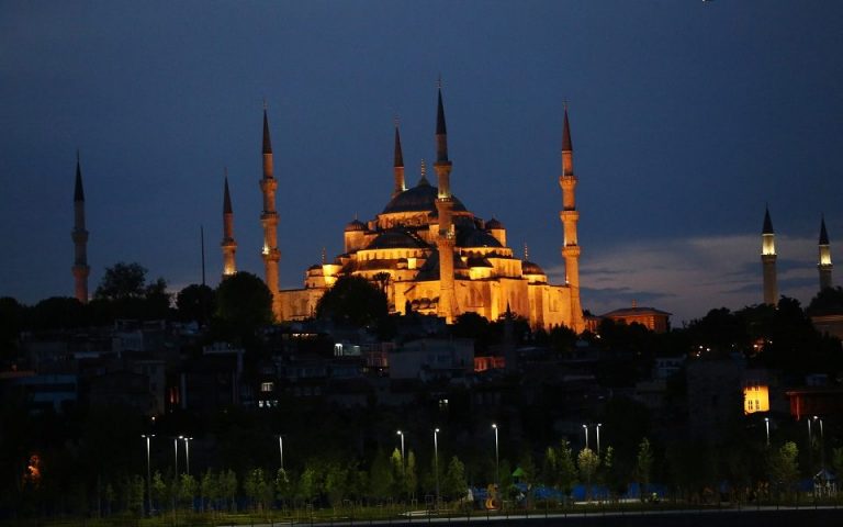Πολιτικά «παιχνίδια» για την έκδοση ευρωομολόγου από την Κωνσταντινούπολη;
