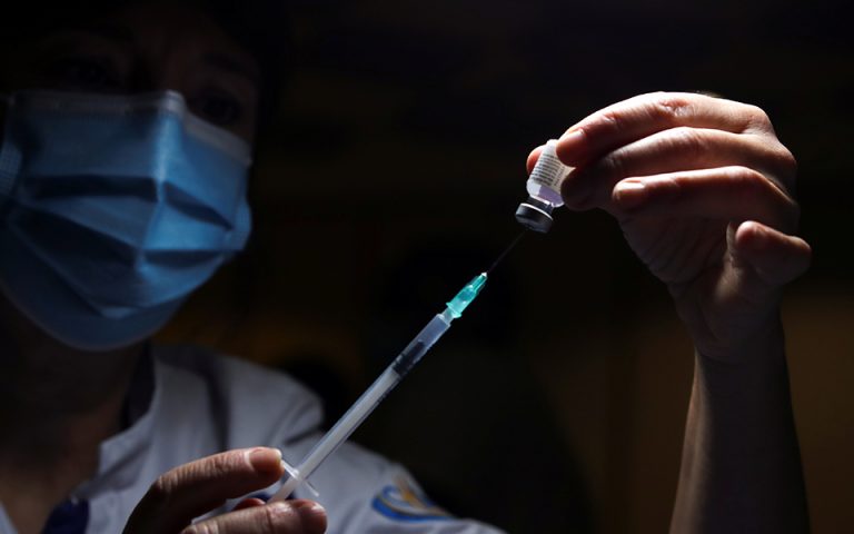 Pfizer – BioNTech: Αποτελεσματικό το εμβόλιο έναντι της βρετανικής μετάλλαξης
