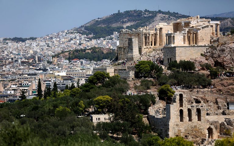 DZ Bank για Ελλάδα: Η ακτινογραφία της αργής ανάκαμψης του 2021