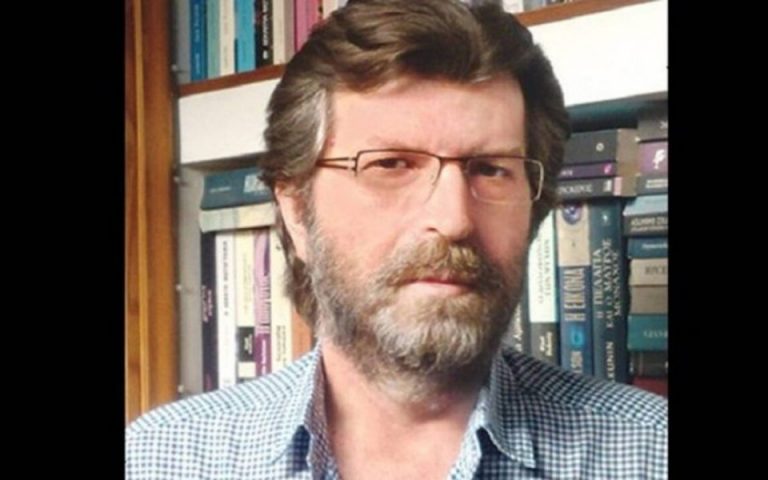 Απεβίωσε ο δημοσιογράφος Βασίλης Τριανταφύλλου