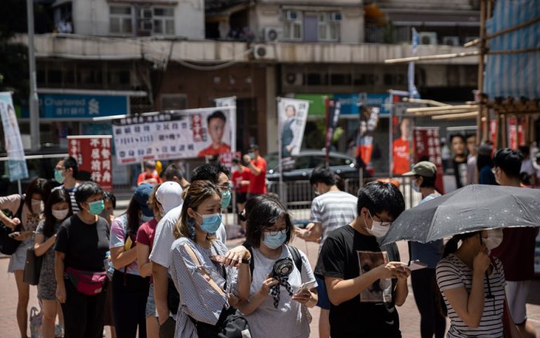 Χονγκ Κονγκ: Απειλούν με κυρώσεις οι ΗΠΑ