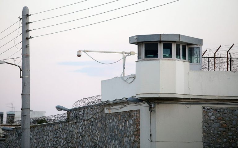 Ναρκωτικά και κινητά τηλέφωνα εντοπίστηκαν στις φυλακές Κορυδαλλού