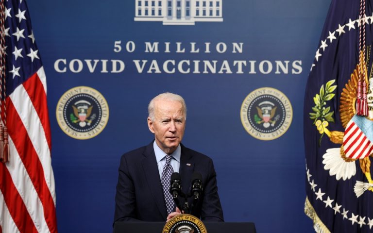 Μπάιντεν για εμβολιασμούς: Οι ΗΠΑ βρίσκονται «αρκετές εβδομάδες μπροστά»