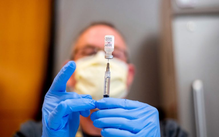 Ανησυχία για εμπλοκή με το εμβόλιο της Johnson & Johnson