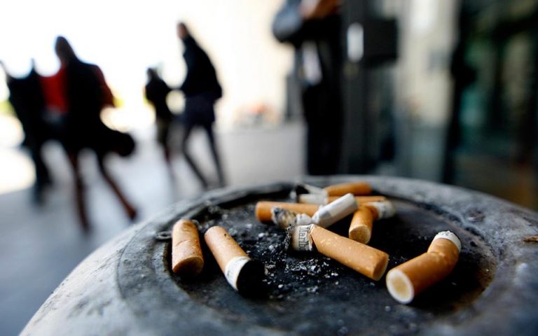 Εντυπωσιακή μείωση του καπνίσματος την τελευταία δεκαετία στην Ελλάδα