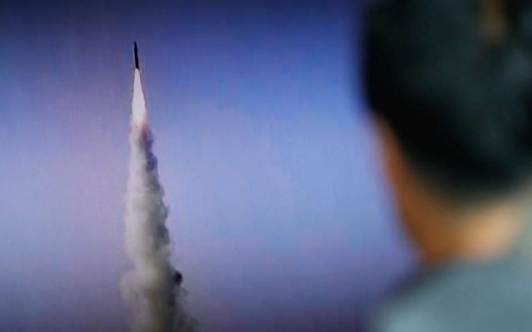 Η Βόρεια Κορέα εκτόξευσε δύο πυραύλους μικρού βεληνεκούς