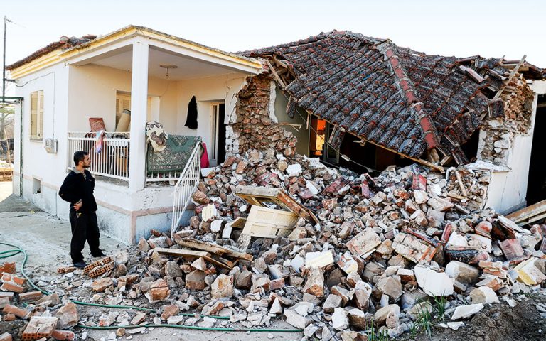 Κατέρρευσαν δεκάδες σπίτια από τα 6 Ρίχτερ στη Θεσσαλία