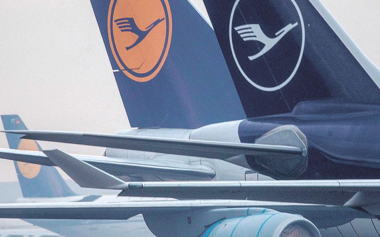 Ζημίες-ρεκόρ το 2020 για τη Lufthansa