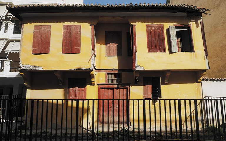 Το ιστορικό σπίτι της οδού Σεφέρη στη Λάρισα άντεξε