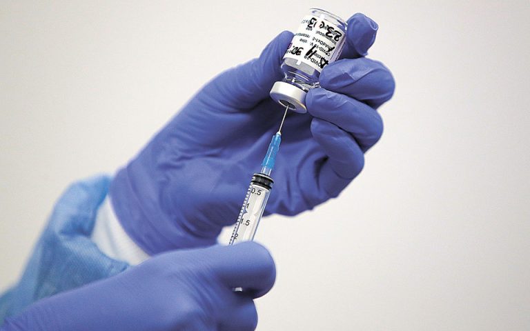 Ευρωπαϊκή Επιτροπή: Αυστηρότεροι οι έλεγχοι στις εξαγωγές εμβολίων