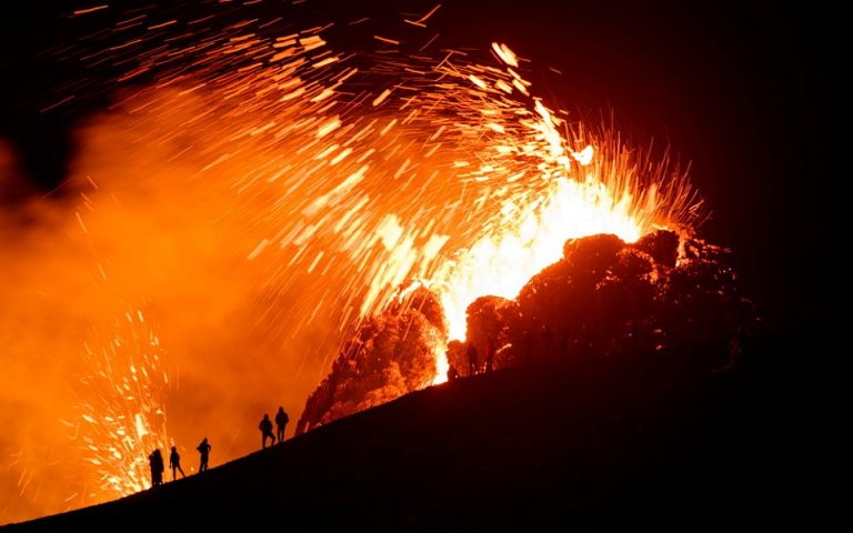 Από… άλλον πλανήτη το ηφαίστειο στην Ισλανδία (βίντεο)