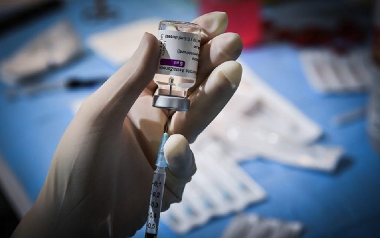 Δανία: Παρατείνει για τρεις εβδομάδες την αναστολή χρήσης του εμβολίου της AstraZeneca