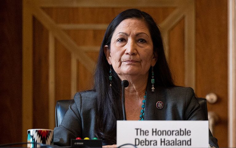 Η πρώτη αυτόχθων υπουργός στην Ιστορία των ΗΠΑ
