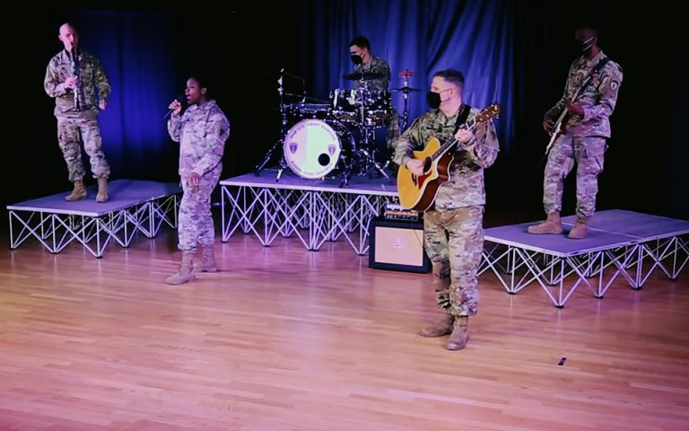 Μια ξεχωριστή πρωτοβουλία: Ο «Χορός του Ζαλόγγου» από μπάντα του αμερικανικού στρατού (βίντεο)