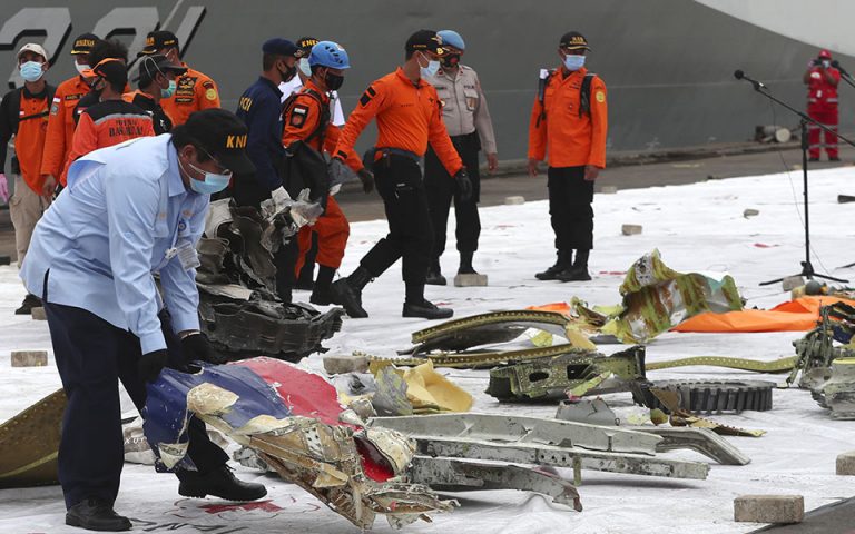 Ινδονησία: Ανακτήθηκε ο αποτυπωτής συνομιλιών πιλοτηρίου του Boeing της Sriwijaya Air