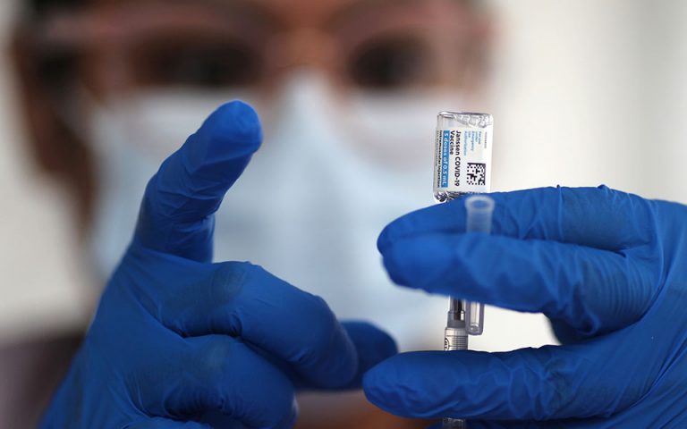 ΗΠΑ: Η κυβέρνηση θα διανείμει 11 εκατ. δόσεις του εμβολίου της J&J