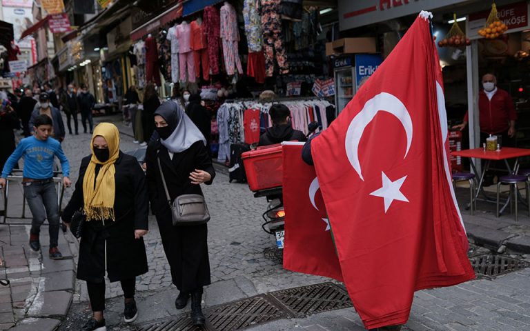 Τουρκία: Πέφτει η λίρα, ενισχύονται τα κρυπτονομίσματα