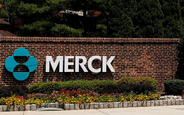 ΗΠΑ: Η Merck & Co θα βοηθήσει στην παραγωγή του εμβολίου της J&J