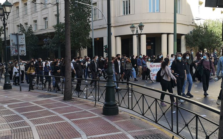 Πανεκπαιδευτικό συλλαλητήριο στην Αθήνα σήμερα στη 1 μ.μ.