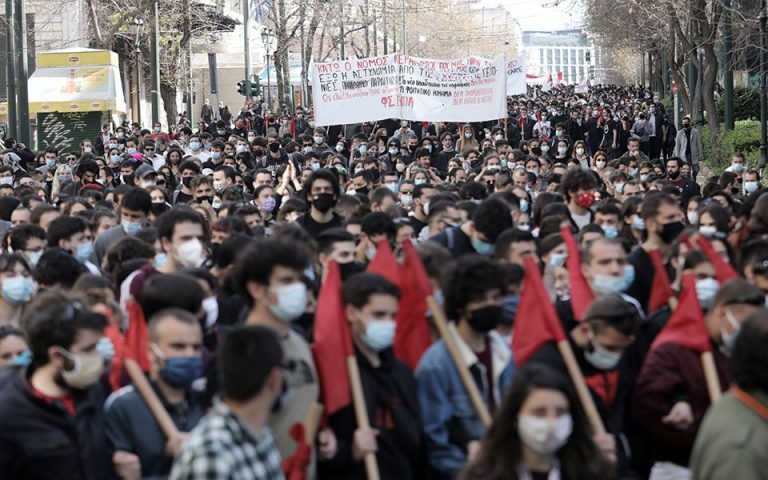 Μαθητικά συλλαλητήρια σε Αθήνα και Θεσσαλονίκη