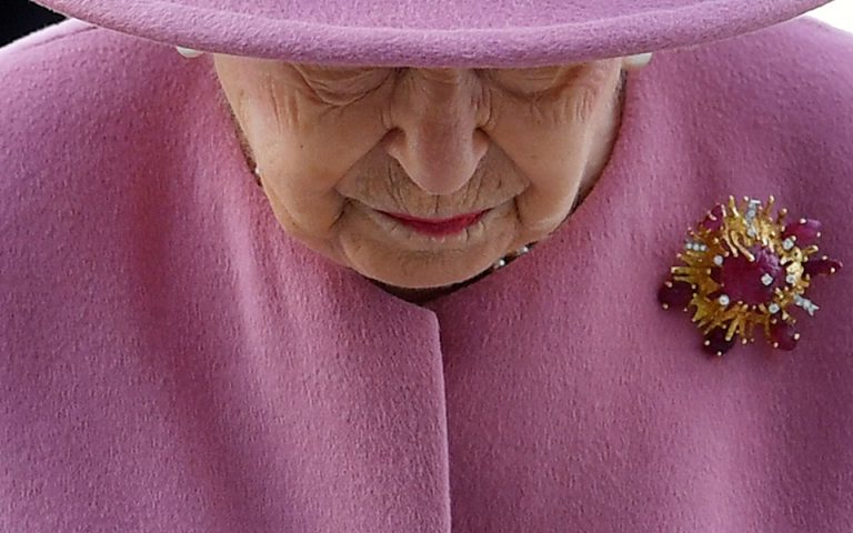 Βασίλισσα Ελισάβετ: Θλιβόμαστε για όσα βίωσαν Μέγκαν και Χάρι