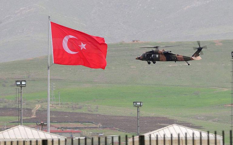 Τουρκία: 10 νεκροί από συντριβή στρατιωτικού ελικοπτέρου