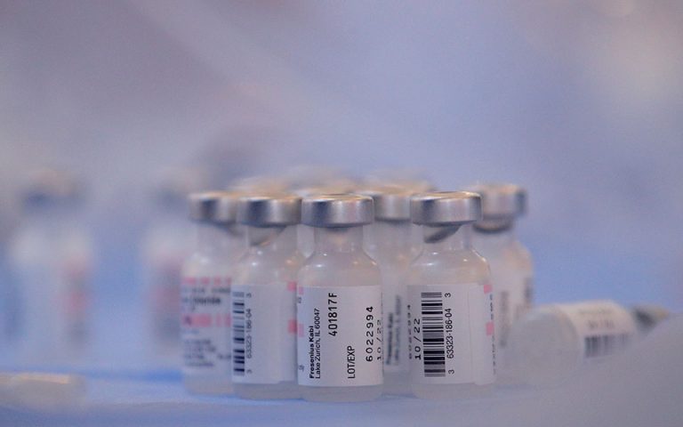 ΗΠΑ: Ξεκινά ο εμβολιασμός για τους 60 και άνω σε Νέα Υόρκη και Φλόριντα