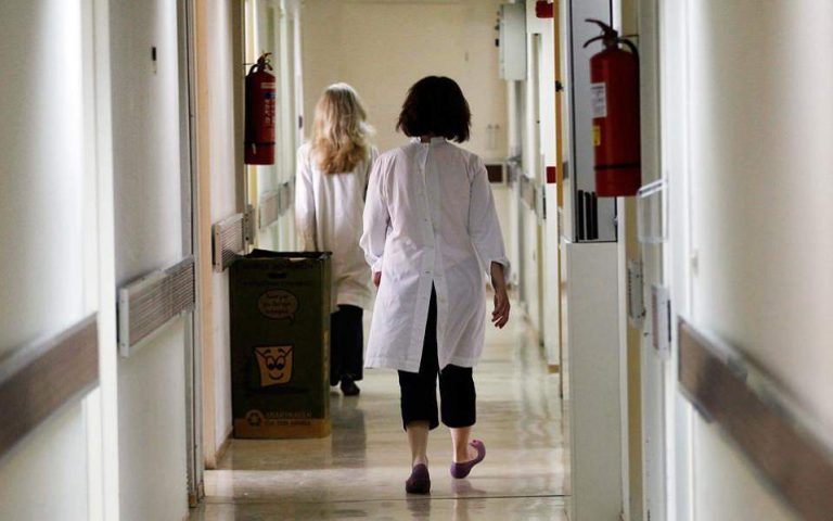 Νοσοκομεία: Παράταση στην επιστράτευση ιδιωτών γιατρών