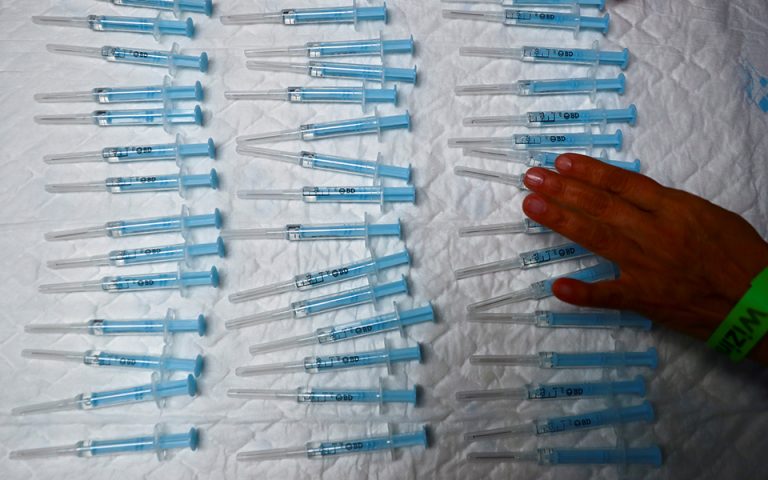 ΑstraZeneca: Θα παραδώσει τα μισά εμβόλια στην Ε.Ε. αυτή την εβδομάδα