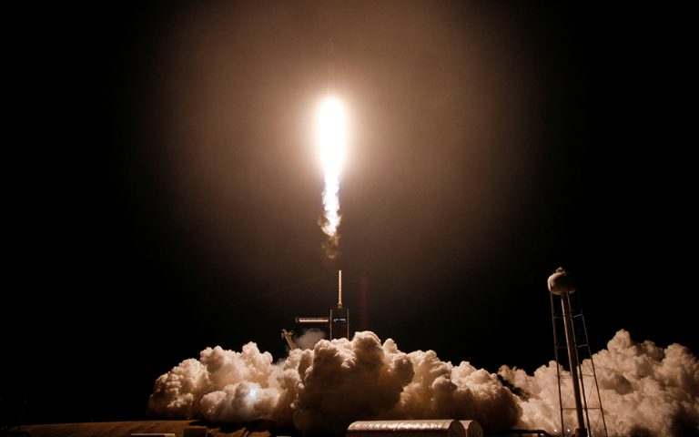 Ο πύραυλος της SpaceX έφτασε στον Διεθνή Διαστημικό Σταθμό (βίντεο)