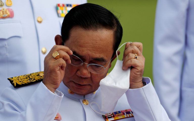 Ταϊλάνδη: Πρόστιμο στον πρωθυπουργό για μη χρήση μάσκας