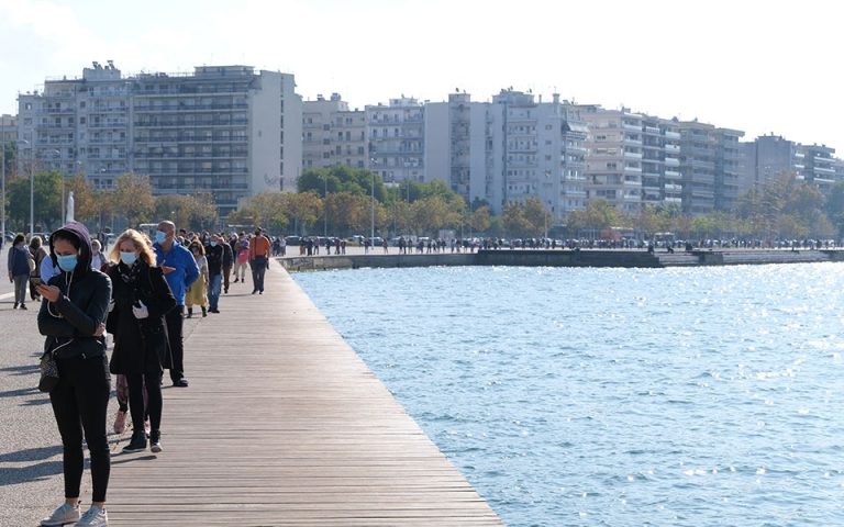 Θεσσαλονίκη: Στα ύψη το ιικό φορτίο, κυριαρχία βρετανικής μετάλλαξης