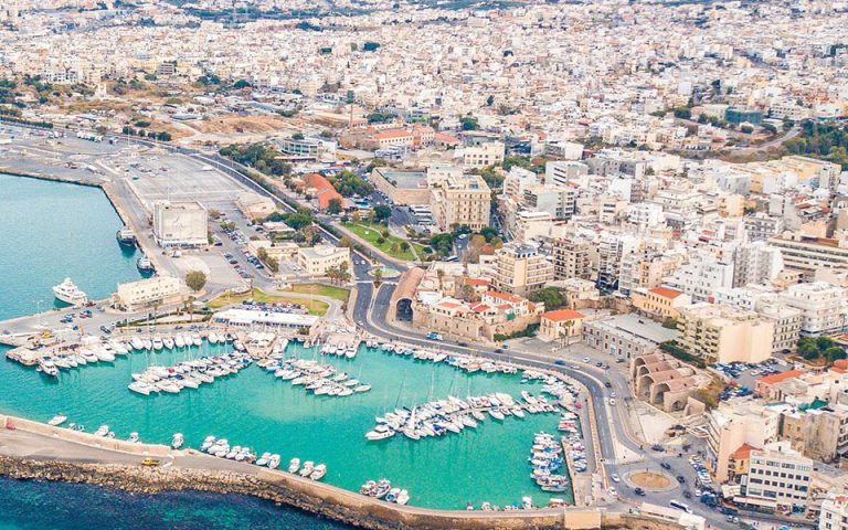 Κομβικός ο ρόλος του τουρισμού στις αξίες των ακινήτων στην Κρήτη