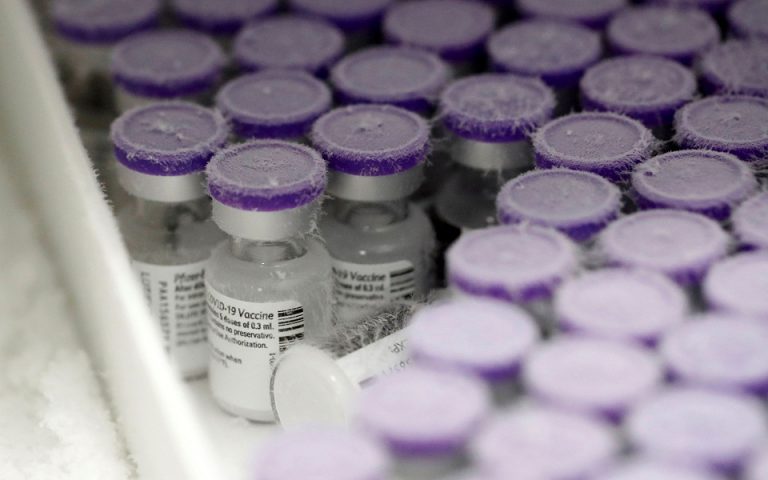 Βρετανία: Νωρίτερα από τον στόχο η πρώτη δόση εμβολίου στους άνω των 50