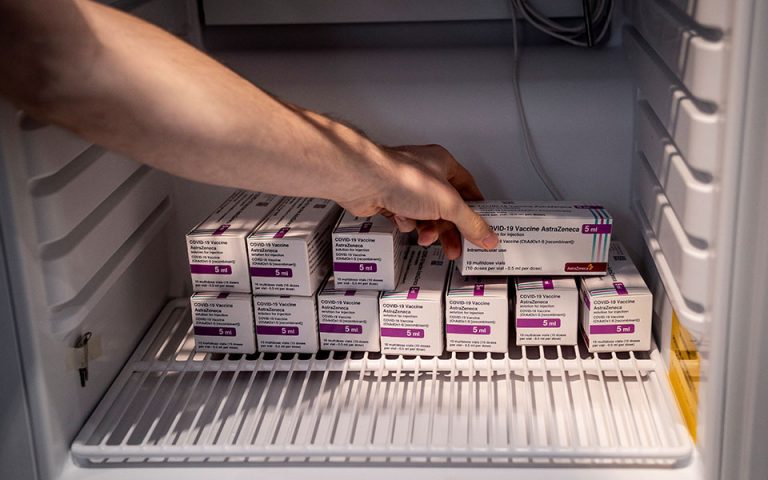 Η Δανία δεν έχει αποφασίσει τι θα κάνει με τα εμβόλια της AstraZeneca