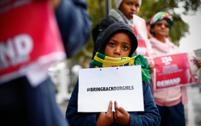 Επτά χρόνια μετά την αρπαγή των «κοριτσιών του Τσιμπόκ» – Αγνοούνται ακόμη 100